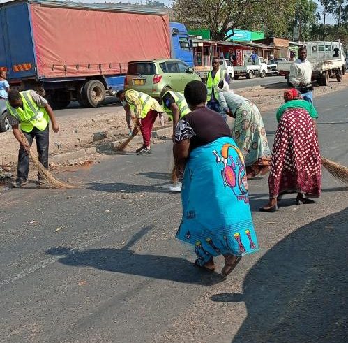 Clean up day at Kachere